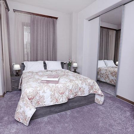 The Yard Otel Erivan Dış mekan fotoğraf