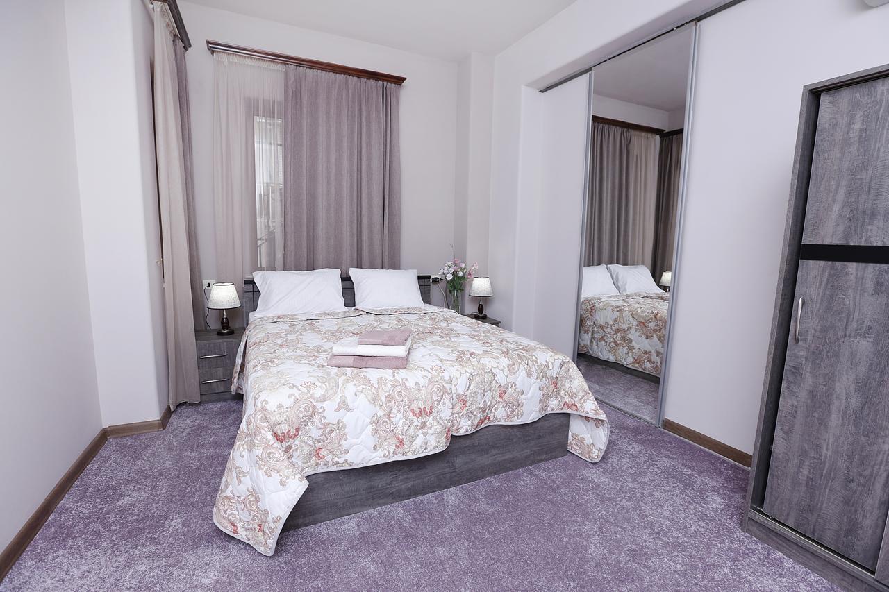 The Yard Otel Erivan Dış mekan fotoğraf