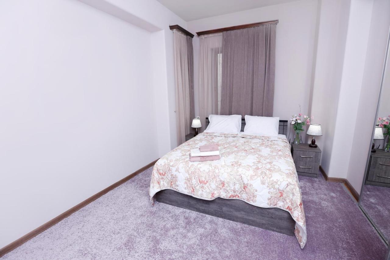 The Yard Otel Erivan Dış mekan fotoğraf